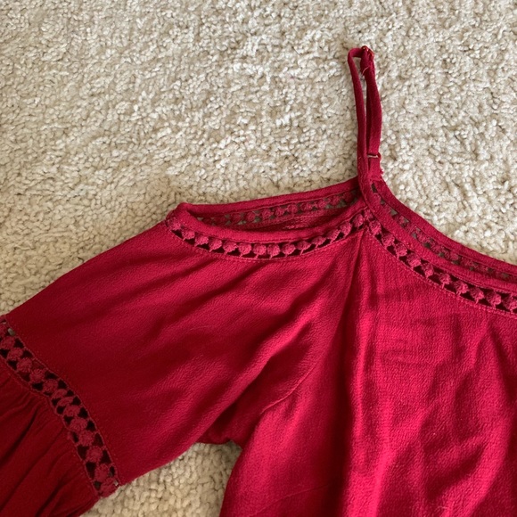 Burgundy cutout peasant top - Picture 4 of 7